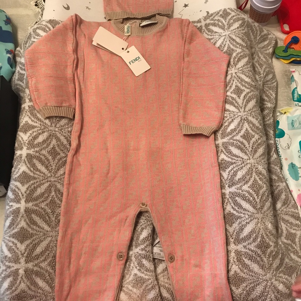 ❌❌SOLD ON MRCRI❌❌Girls fendi romper